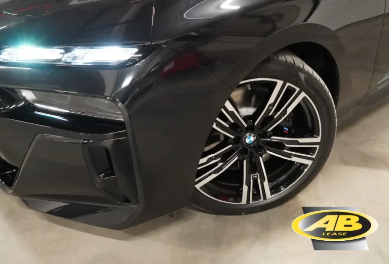 4_BMW_2023_I7_xDrive60_AB_Lease_M_Sport_Alu_styling_908_M_21_bicolor