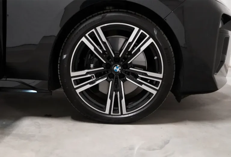 87_BMW_2023_I7_xDrive60_AB_Lease_M_Sport_FIRE_TV_AMAZON_PANORAMIC_ROOF_SKY_LOUNGE