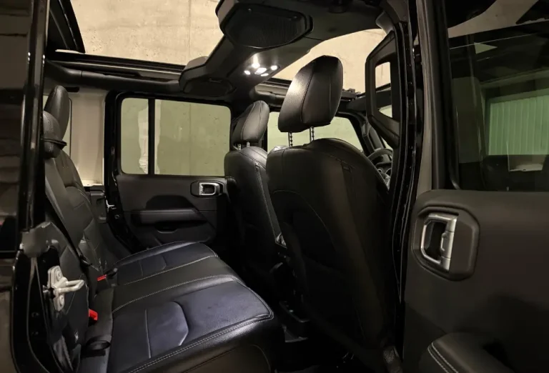 24_ab_lease_Jeep_Wrangler_Sahara_4xe_plug_in_hybrid