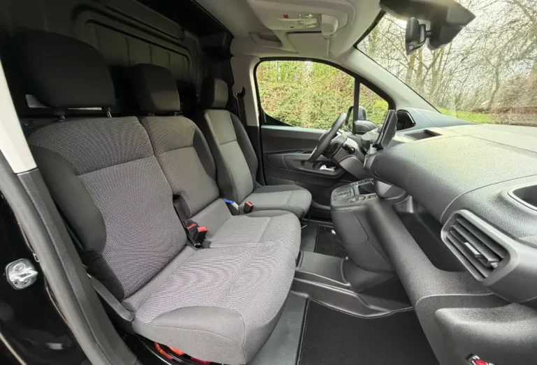 06_ab_lease_Peugeot_Partner_Standard_Light_1.5_BlueHDi_130_S&S_EAT8