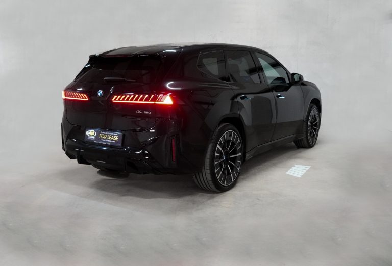 05_ab_lease_2026_BMW_i_X3_50_xDrive_Saphirschwarz_Die_Neue_Klasse