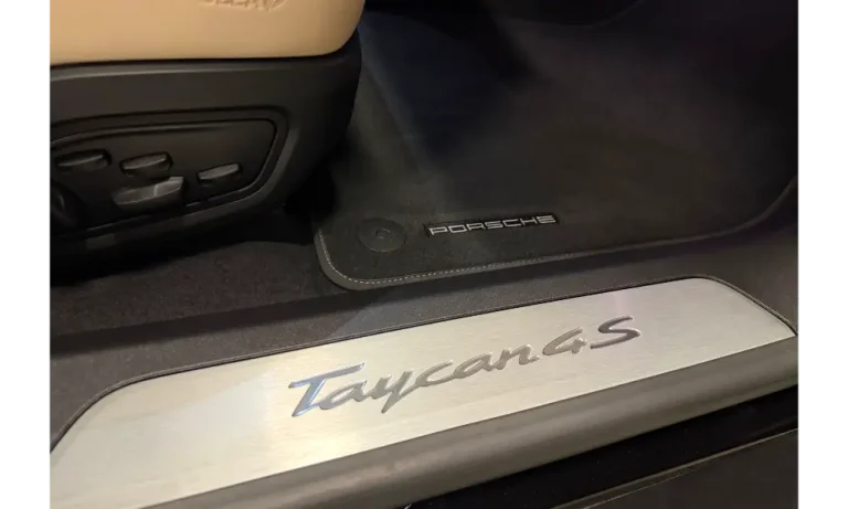 13_ab_lease_Porsche_Taycan_4S_Sport_Turismo