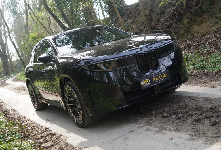 15_ab_lease_2026_BMW_i_X3_50_xDrive_Saphirschwarz_Die_Neue_Klasse