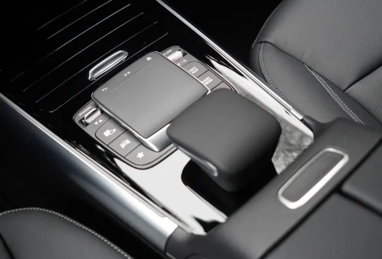 ab_lease_mercedes_gla_250e_amg_zilver_2023_13